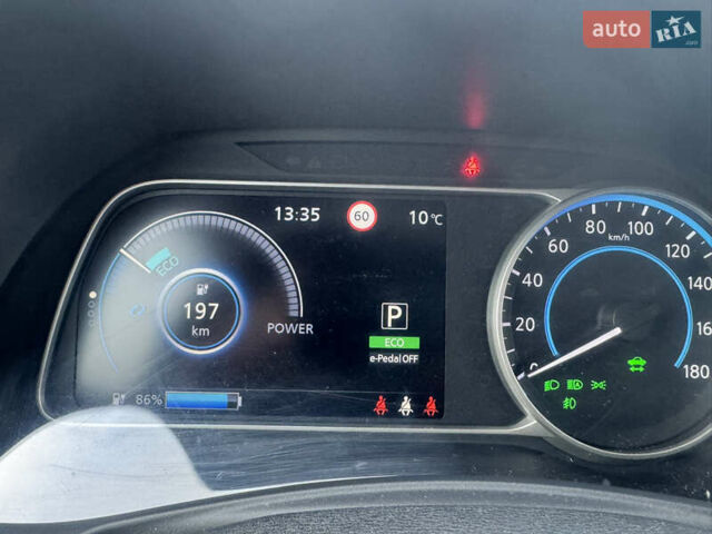 Зеленый Ниссан Лиф, объемом двигателя 0 л и пробегом 118 тыс. км за 12400 $, фото 25 на Automoto.ua