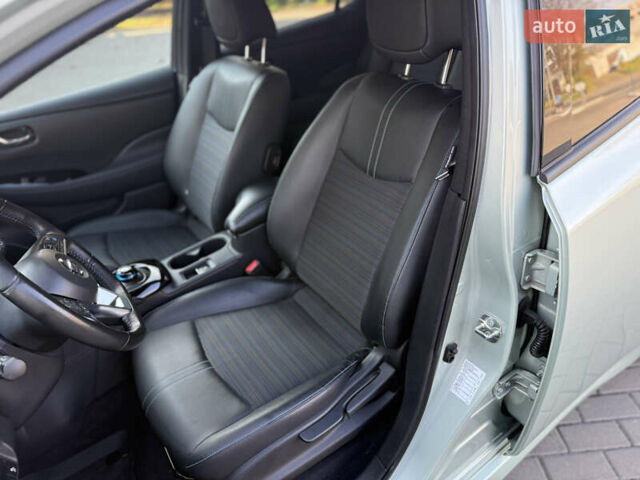 Зеленый Ниссан Лиф, объемом двигателя 0 л и пробегом 75 тыс. км за 13900 $, фото 11 на Automoto.ua