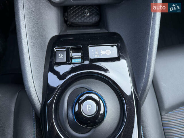 Зеленый Ниссан Лиф, объемом двигателя 0 л и пробегом 75 тыс. км за 13900 $, фото 17 на Automoto.ua