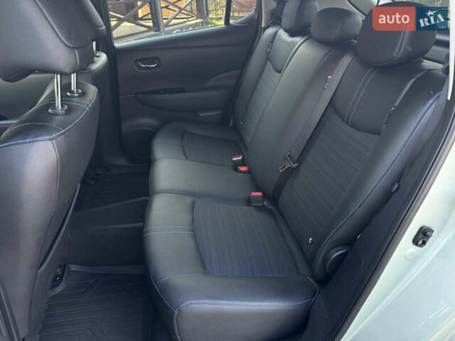 Зеленый Ниссан Лиф, объемом двигателя 0 л и пробегом 75 тыс. км за 13900 $, фото 20 на Automoto.ua