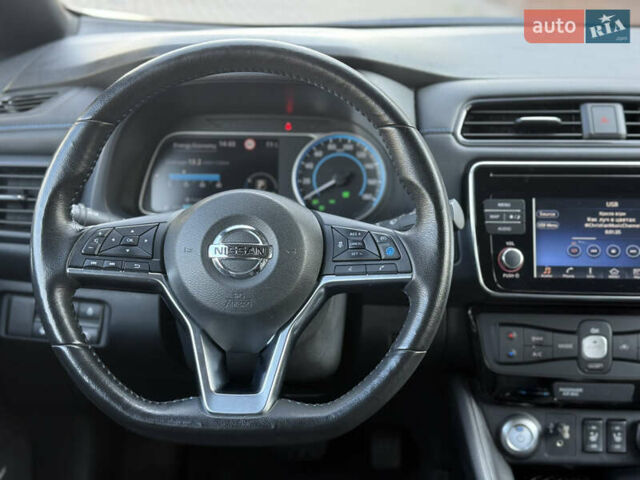 Зеленый Ниссан Лиф, объемом двигателя 0 л и пробегом 75 тыс. км за 13900 $, фото 21 на Automoto.ua