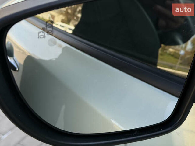 Зеленый Ниссан Лиф, объемом двигателя 0 л и пробегом 75 тыс. км за 13900 $, фото 9 на Automoto.ua