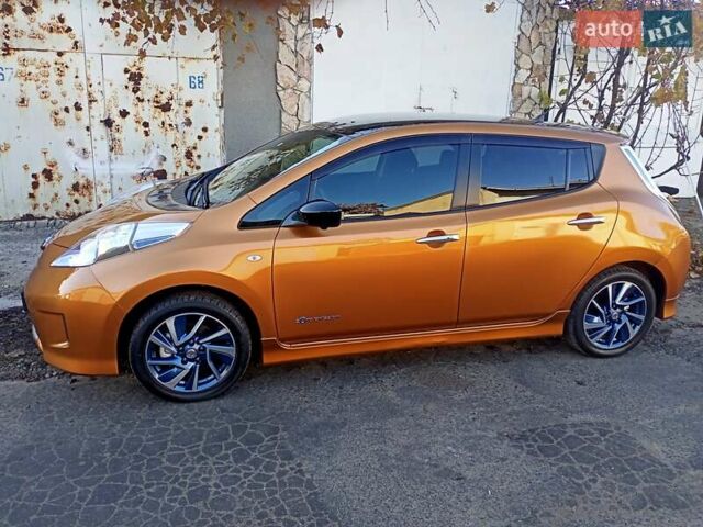 Оранжевый Ниссан Лиф, объемом двигателя 0 л и пробегом 90 тыс. км за 8500 $, фото 19 на Automoto.ua