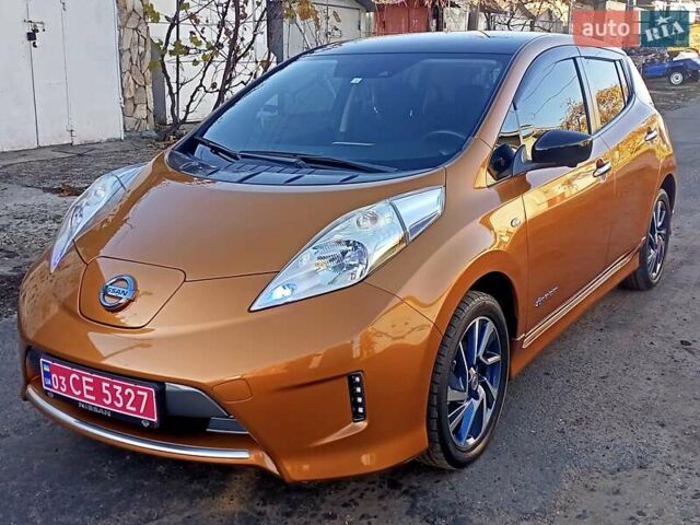 Оранжевый Ниссан Лиф, объемом двигателя 0 л и пробегом 90 тыс. км за 8500 $, фото 7 на Automoto.ua