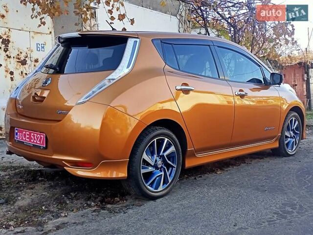 Оранжевый Ниссан Лиф, объемом двигателя 0 л и пробегом 90 тыс. км за 8500 $, фото 33 на Automoto.ua