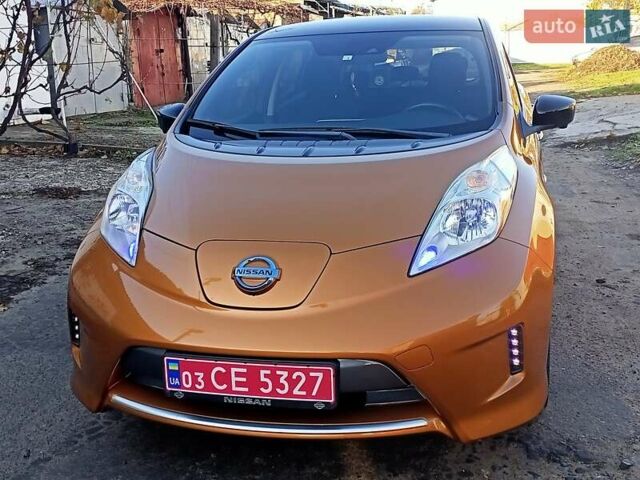 Оранжевый Ниссан Лиф, объемом двигателя 0 л и пробегом 90 тыс. км за 8500 $, фото 2 на Automoto.ua