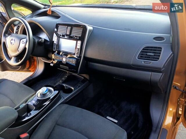 Оранжевый Ниссан Лиф, объемом двигателя 0 л и пробегом 90 тыс. км за 8500 $, фото 58 на Automoto.ua