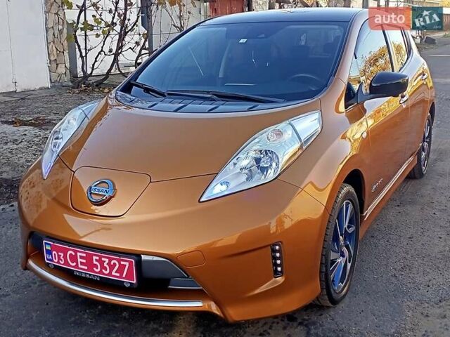 Оранжевый Ниссан Лиф, объемом двигателя 0 л и пробегом 90 тыс. км за 8500 $, фото 6 на Automoto.ua