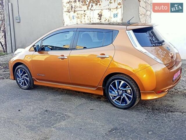 Оранжевый Ниссан Лиф, объемом двигателя 0 л и пробегом 90 тыс. км за 8500 $, фото 20 на Automoto.ua