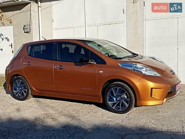 Оранжевый Ниссан Лиф, объемом двигателя 0 л и пробегом 90 тыс. км за 8500 $, фото 88 на Automoto.ua