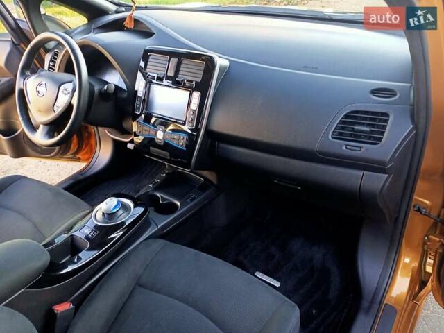 Оранжевый Ниссан Лиф, объемом двигателя 0 л и пробегом 90 тыс. км за 8500 $, фото 59 на Automoto.ua