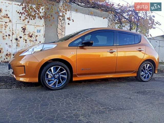 Оранжевый Ниссан Лиф, объемом двигателя 0 л и пробегом 90 тыс. км за 8500 $, фото 15 на Automoto.ua