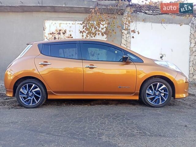 Оранжевый Ниссан Лиф, объемом двигателя 0 л и пробегом 90 тыс. км за 8500 $, фото 37 на Automoto.ua