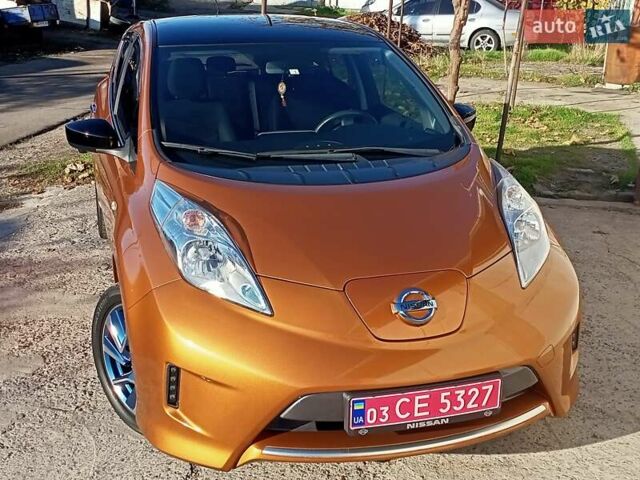 Оранжевый Ниссан Лиф, объемом двигателя 0 л и пробегом 90 тыс. км за 8500 $, фото 92 на Automoto.ua