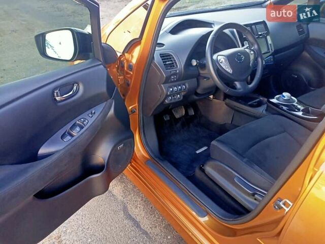Оранжевый Ниссан Лиф, объемом двигателя 0 л и пробегом 90 тыс. км за 8500 $, фото 52 на Automoto.ua