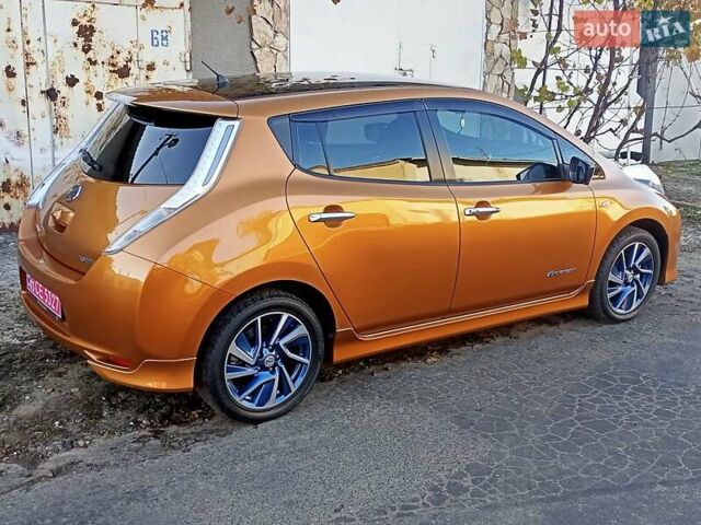 Оранжевый Ниссан Лиф, объемом двигателя 0 л и пробегом 90 тыс. км за 8500 $, фото 34 на Automoto.ua