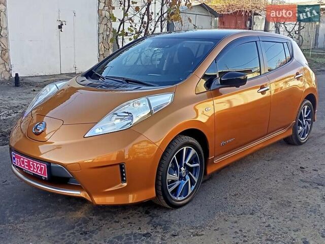 Оранжевый Ниссан Лиф, объемом двигателя 0 л и пробегом 90 тыс. км за 8500 $, фото 9 на Automoto.ua