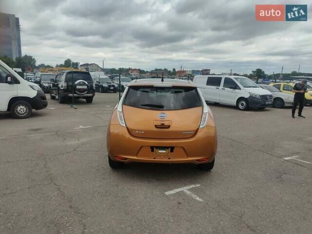 Оранжевый Ниссан Лиф, объемом двигателя 0 л и пробегом 127 тыс. км за 7900 $, фото 5 на Automoto.ua