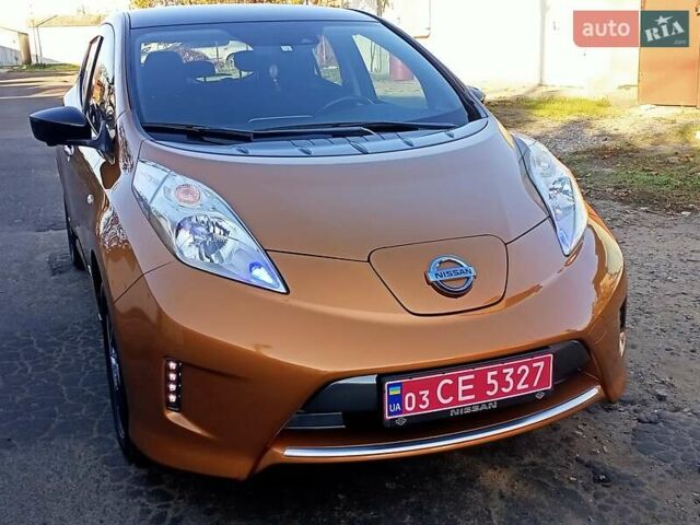 Оранжевый Ниссан Лиф, объемом двигателя 0 л и пробегом 90 тыс. км за 8500 $, фото 13 на Automoto.ua