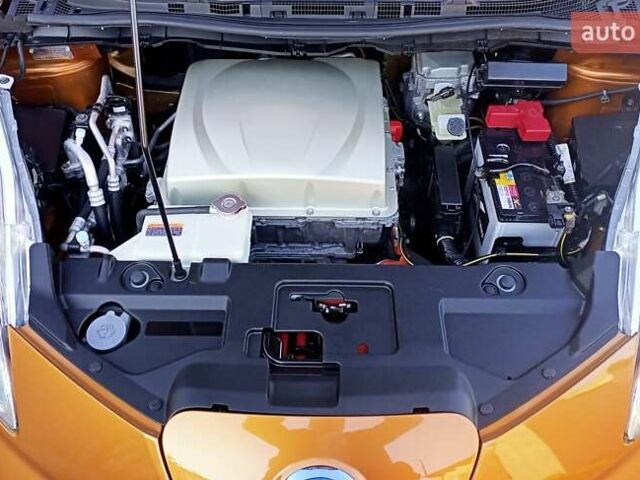 Оранжевый Ниссан Лиф, объемом двигателя 0 л и пробегом 90 тыс. км за 8500 $, фото 80 на Automoto.ua