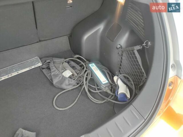 Оранжевый Ниссан Лиф, объемом двигателя 0 л и пробегом 127 тыс. км за 7900 $, фото 9 на Automoto.ua