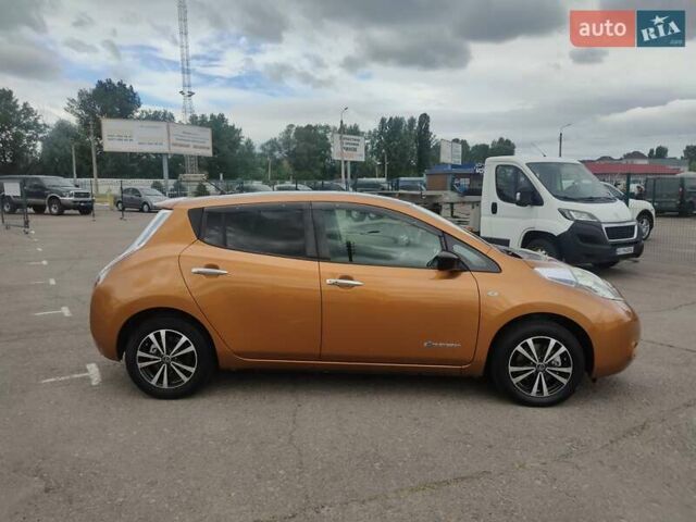 Оранжевый Ниссан Лиф, объемом двигателя 0 л и пробегом 127 тыс. км за 7900 $, фото 3 на Automoto.ua