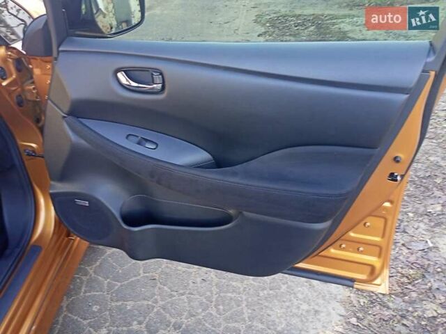 Оранжевый Ниссан Лиф, объемом двигателя 0 л и пробегом 90 тыс. км за 8500 $, фото 61 на Automoto.ua