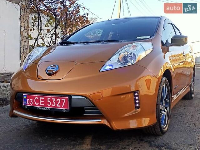 Оранжевый Ниссан Лиф, объемом двигателя 0 л и пробегом 90 тыс. км за 8500 $, фото 5 на Automoto.ua