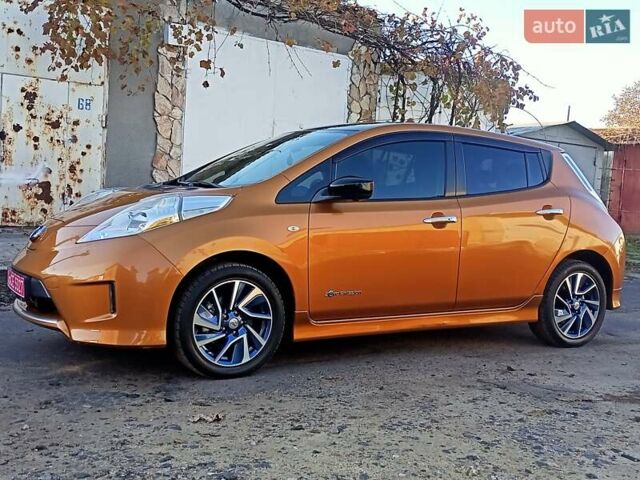 Оранжевый Ниссан Лиф, объемом двигателя 0 л и пробегом 90 тыс. км за 8500 $, фото 12 на Automoto.ua