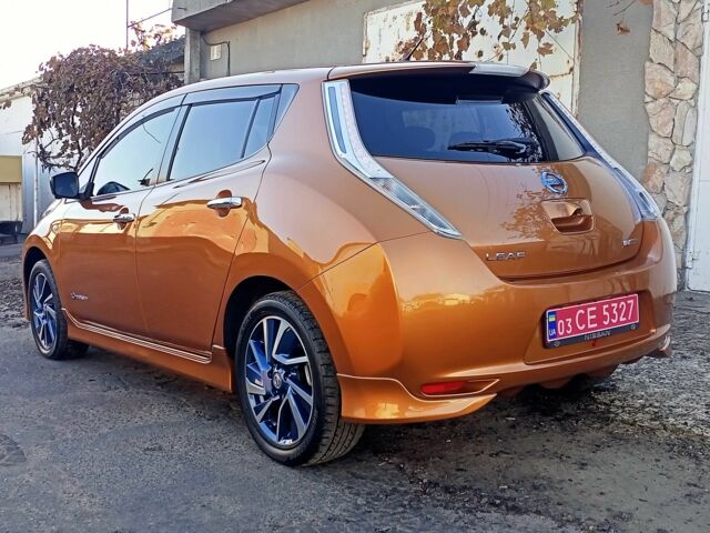 Оранжевый Ниссан Лиф, объемом двигателя 0 л и пробегом 90 тыс. км за 8500 $, фото 6 на Automoto.ua