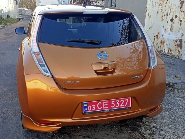Оранжевый Ниссан Лиф, объемом двигателя 0 л и пробегом 90 тыс. км за 8500 $, фото 7 на Automoto.ua