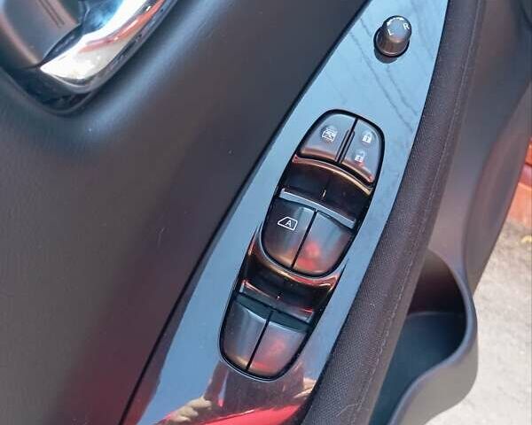 Помаранчевий Ніссан Ліф, об'ємом двигуна 0 л та пробігом 110 тис. км за 15990 $, фото 30 на Automoto.ua