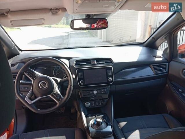 Помаранчевий Ніссан Ліф, об'ємом двигуна 0 л та пробігом 110 тис. км за 15990 $, фото 14 на Automoto.ua