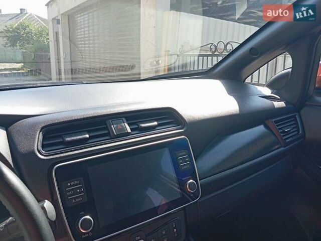 Помаранчевий Ніссан Ліф, об'ємом двигуна 0 л та пробігом 110 тис. км за 15990 $, фото 20 на Automoto.ua