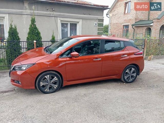 Помаранчевий Ніссан Ліф, об'ємом двигуна 0 л та пробігом 110 тис. км за 15990 $, фото 5 на Automoto.ua