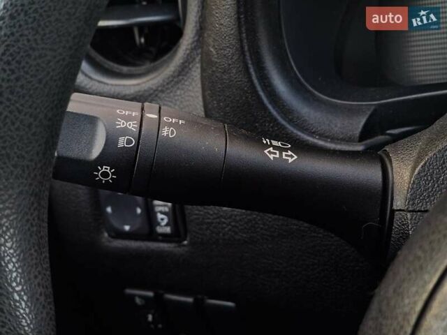 Белый Ниссан Марч, объемом двигателя 1.2 л и пробегом 81 тыс. км за 7490 $, фото 58 на Automoto.ua