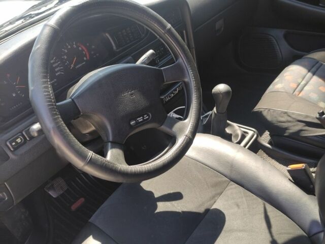 Белый Ниссан Максима, объемом двигателя 3 л и пробегом 350 тыс. км за 1650 $, фото 1 на Automoto.ua