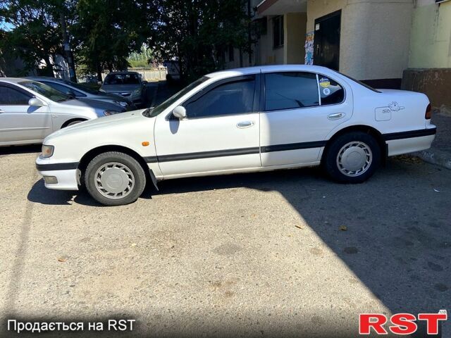 Белый Ниссан Максима, объемом двигателя 2 л и пробегом 510 тыс. км за 2750 $, фото 1 на Automoto.ua