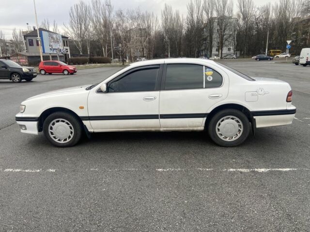 Белый Ниссан Максима, объемом двигателя 2 л и пробегом 512 тыс. км за 2100 $, фото 3 на Automoto.ua