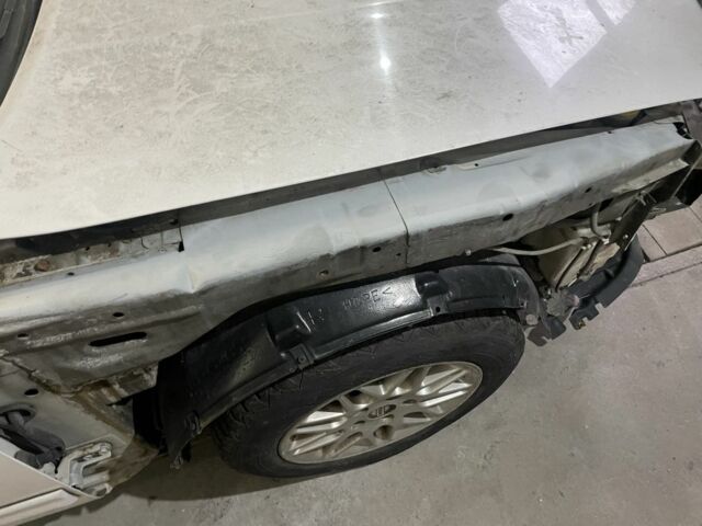 Белый Ниссан Максима, объемом двигателя 0 л и пробегом 200 тыс. км за 1300 $, фото 3 на Automoto.ua