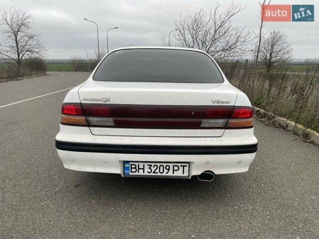 Білий Ніссан Максіма, об'ємом двигуна 2 л та пробігом 20 тис. км за 2400 $, фото 5 на Automoto.ua