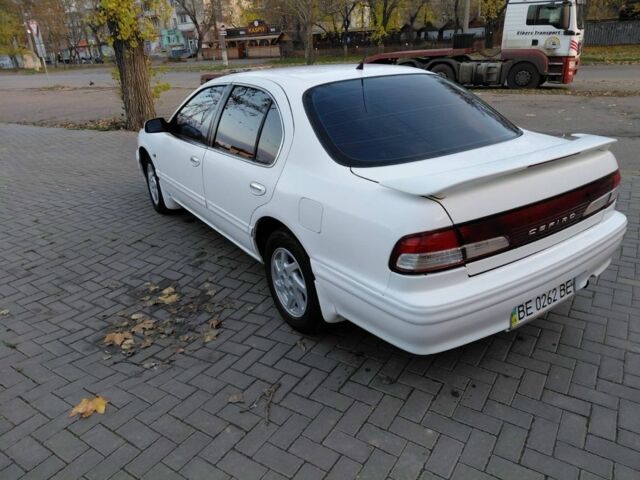 Белый Ниссан Максима, объемом двигателя 3 л и пробегом 454 тыс. км за 3100 $, фото 3 на Automoto.ua