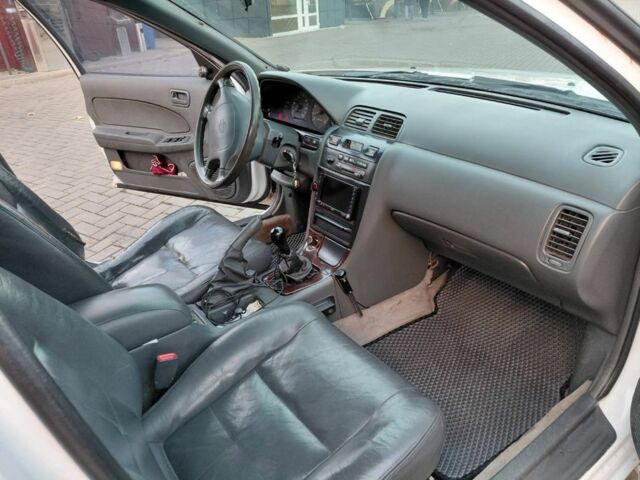 Белый Ниссан Максима, объемом двигателя 3 л и пробегом 454 тыс. км за 3100 $, фото 4 на Automoto.ua