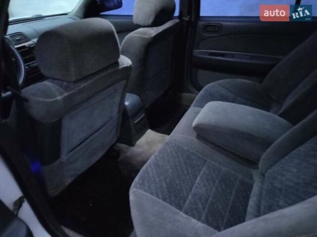 Белый Ниссан Максима, объемом двигателя 2.96 л и пробегом 280 тыс. км за 2500 $, фото 8 на Automoto.ua