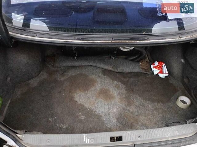 Белый Ниссан Максима, объемом двигателя 2.96 л и пробегом 280 тыс. км за 2500 $, фото 3 на Automoto.ua