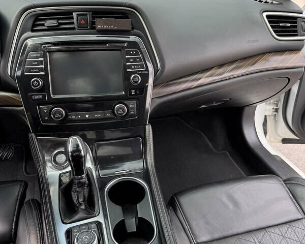 Белый Ниссан Максима, объемом двигателя 3.5 л и пробегом 225 тыс. км за 13500 $, фото 14 на Automoto.ua