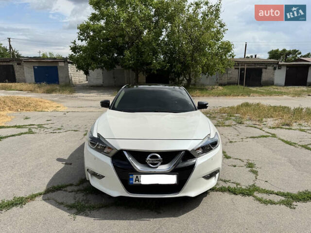 Белый Ниссан Максима, объемом двигателя 3.5 л и пробегом 225 тыс. км за 13500 $, фото 6 на Automoto.ua