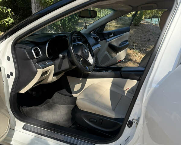 Белый Ниссан Максима, объемом двигателя 3.5 л и пробегом 48 тыс. км за 15500 $, фото 7 на Automoto.ua