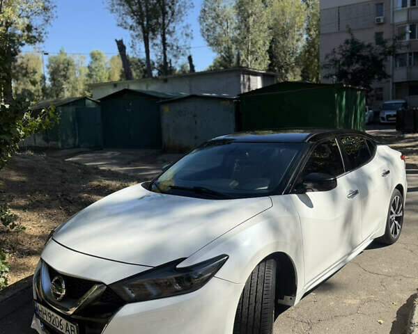 Белый Ниссан Максима, объемом двигателя 3.5 л и пробегом 48 тыс. км за 15500 $, фото 2 на Automoto.ua