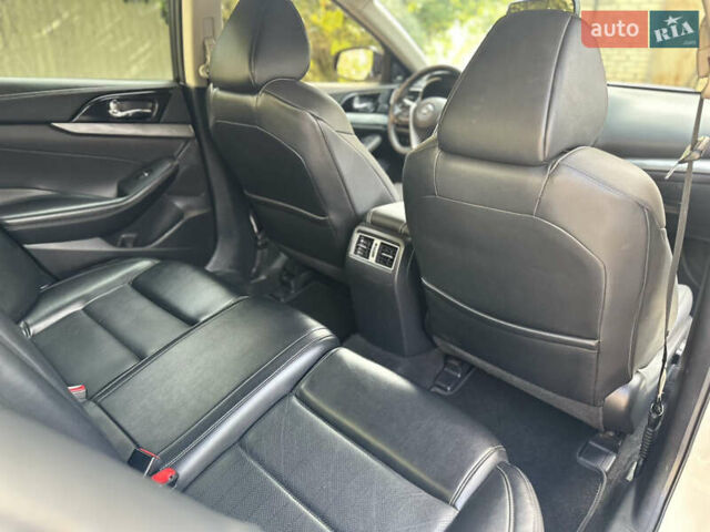 Белый Ниссан Максима, объемом двигателя 3.5 л и пробегом 206 тыс. км за 12200 $, фото 8 на Automoto.ua